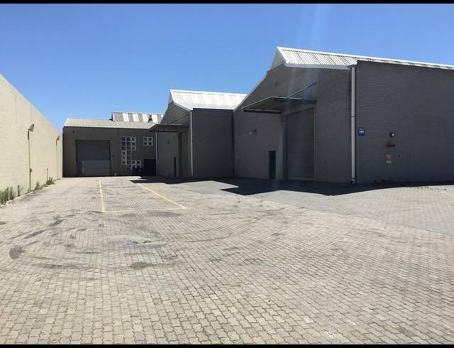 1,630M² FACTORY TO LET IN AIRPORT INDUSTRIA